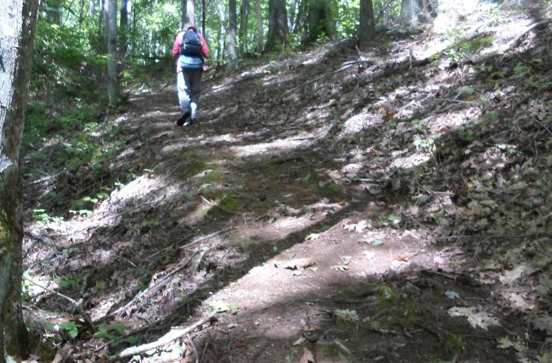Steep climb to Wike Cemetery